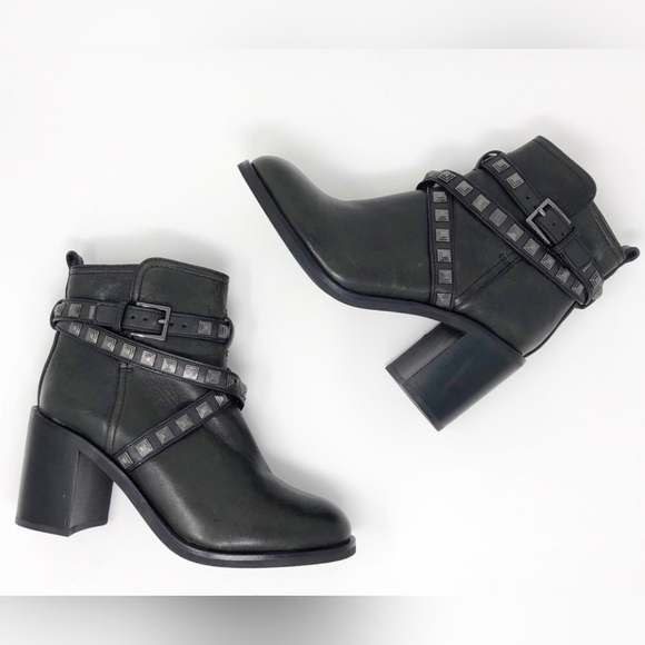 TORY BURCH Hastings Leather Ankle Black Boots SIZE 7 M - Picture 2 of 13